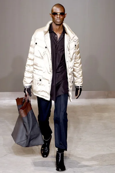 Look 19
